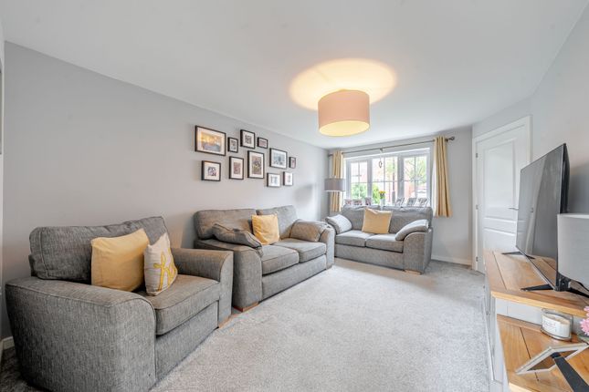 4 Winterburn Close, Harrogate photo 4