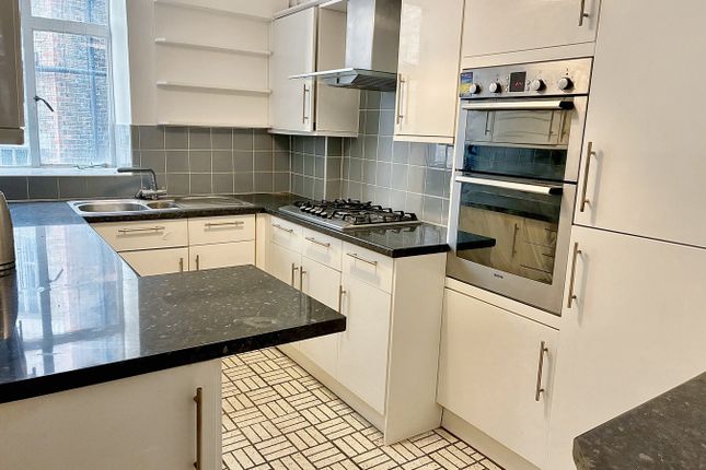 Alexandra Court, Maida Vale, London photo 3