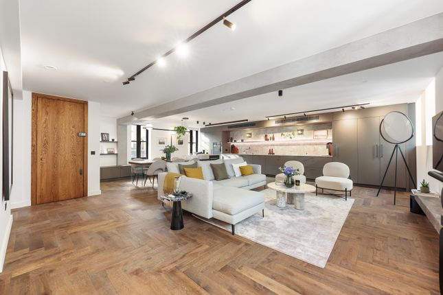 Thumbnail Flat for sale in Salisbury Place, London