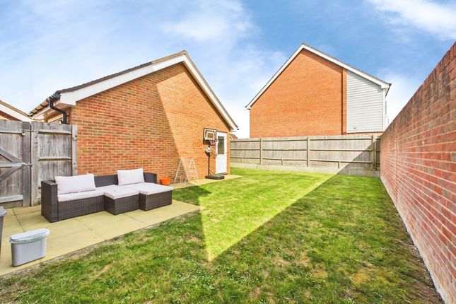 12 Tributary Lane, Horsham photo 4
