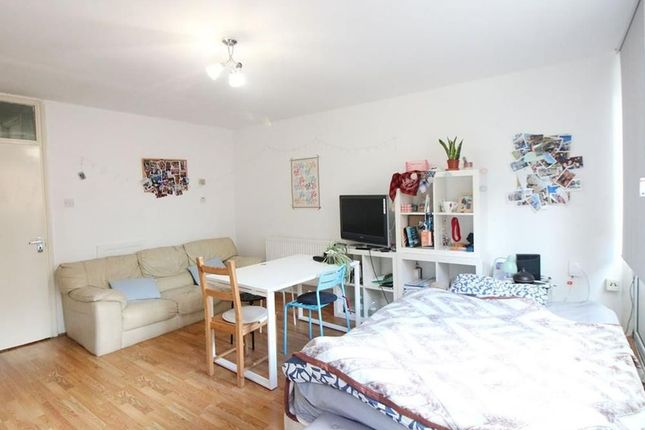 Flat for sale in Stanhope Street, Euston, London