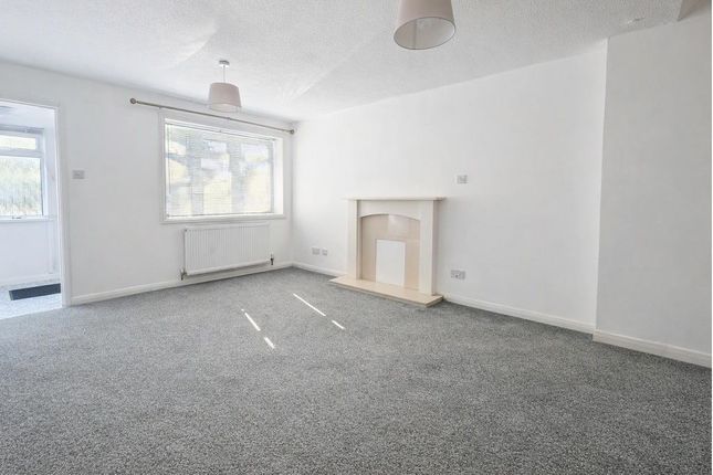 21, Compton Close, Lee-On-The-Solent photo 3