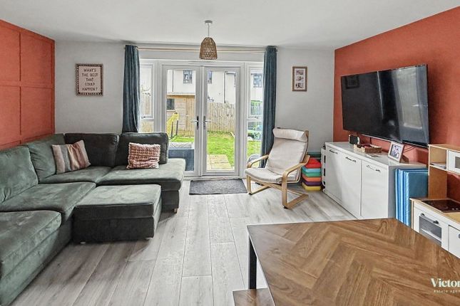58, Spindle Crescent, Plymouth photo 3