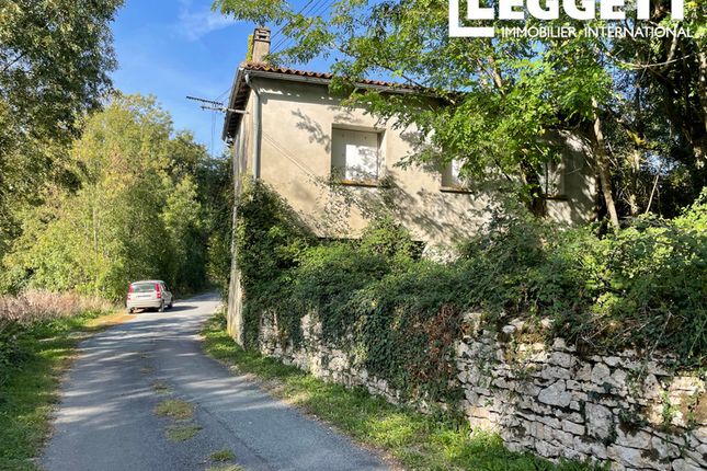 Thumbnail Villa for sale in Melle, Deux-Sèvres, Nouvelle-Aquitaine
