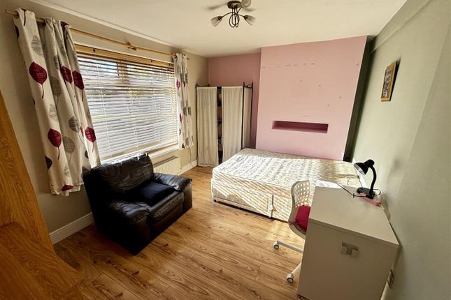 66, Wakenshaw Road, Gilesgate photo 3