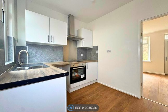 Rhodes Terrace, Barnsley photo 5