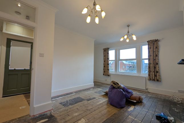 Flat D, 50, Earls Avenue, Kent photo 4