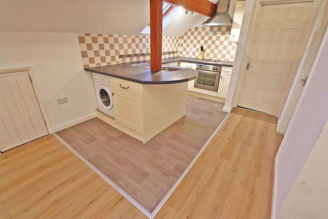 Flat 2 8 Bedford Road East, Northampton photo 2