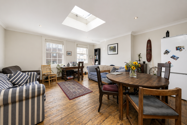 92 Hoxton Street, London photo 2