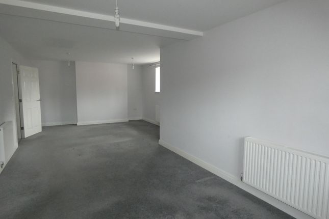 Stretton Court, Wellington, Telford photo 4