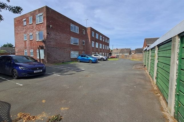 1-bed flat on Flat 9, Farm Court, Farm Road, BURTON-ON-TRENT, £36,000