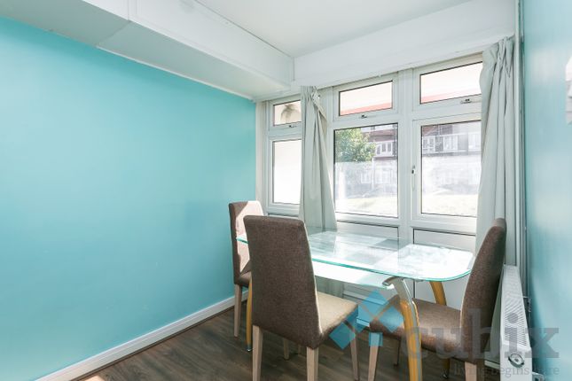 16 , Dunton Road, London photo 3