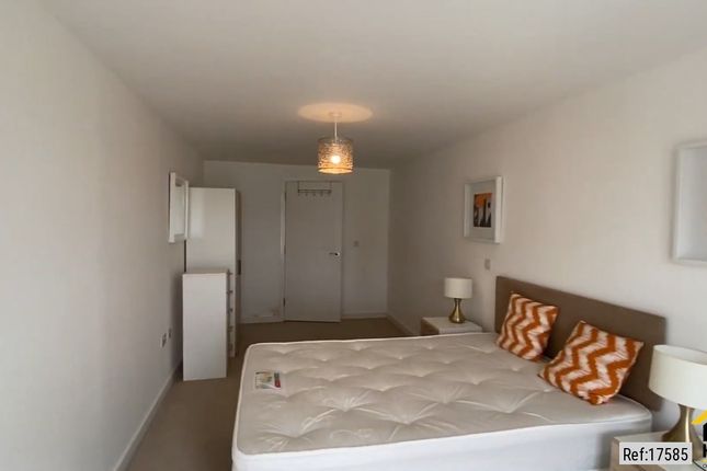 11 Queen's Gate Terrace, London photo 2