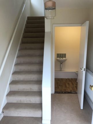 39, Baldreys, Farnham photo 5