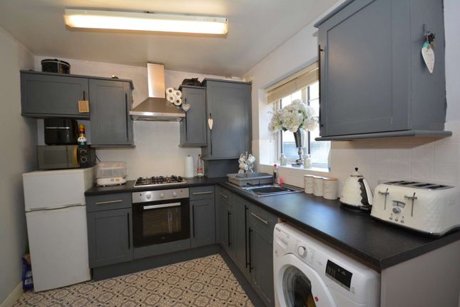 12, St. James Close, West Yorkshire photo 3