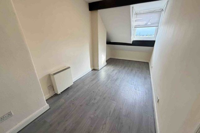 6b, West Hill Drive, Mansfield photo 3