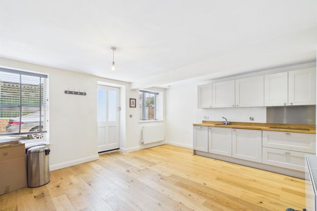 2, 4 Brownlow Terrace, Stamford photo 4