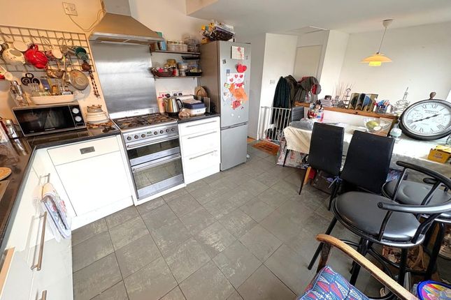 172 Camberwell Grove, London photo 4
