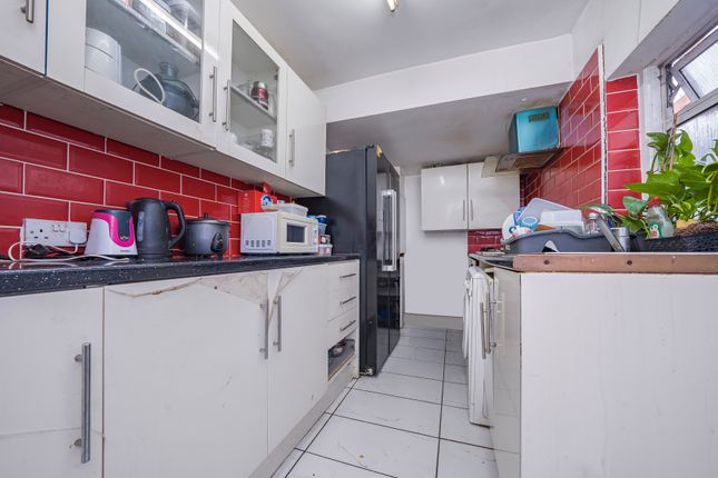 18, Moorfield Road, Cowley photo 2