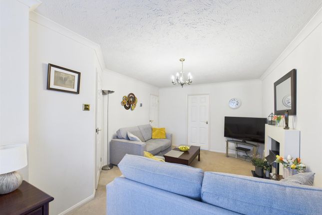 3, Flemming Avenue, Ruislip photo 3