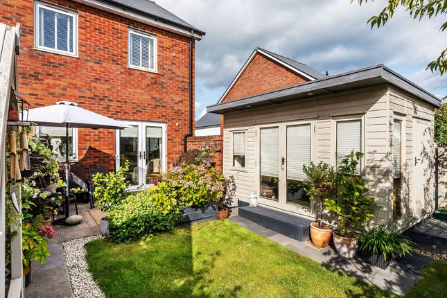 32 Hedgerow Lane, Tunbridge Wells photo 3