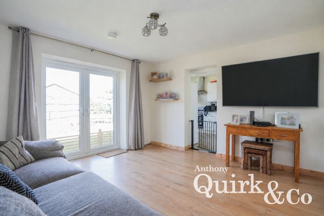 41, Woodhurst Road, Canvey Island photo 3