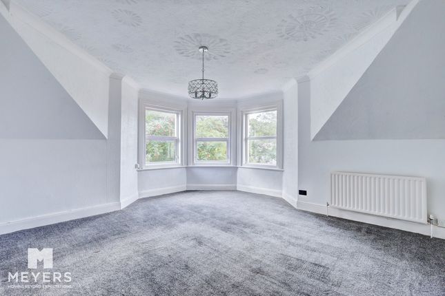 Flat 5, 24, Gardens View, Bournemouth photo 4