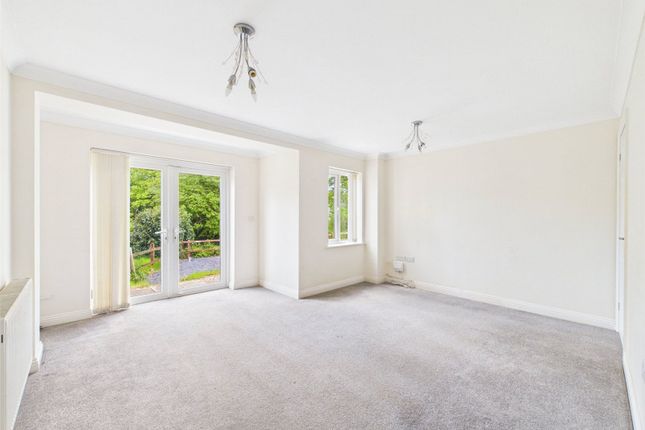 8, Barnfield Park, Bude photo 3