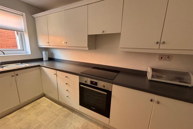 Flat 4 Ranslett Court, Church Road, Formby photo 5