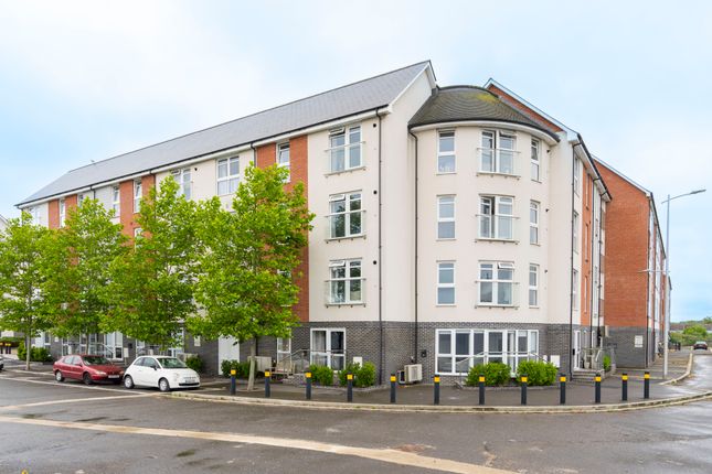 2-bed flat on 4, Adams Close, Poole, £200,000