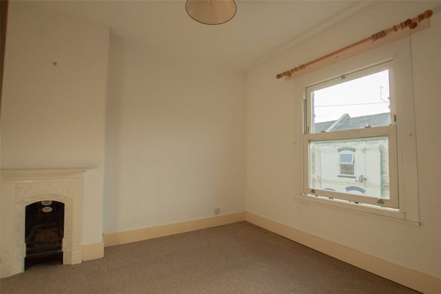 Terraced house to rent in Stanley Road, Newmarket, Suffolk