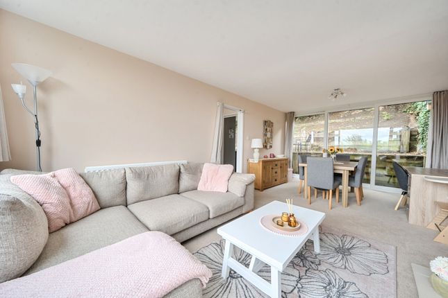 58, Broadlands Avenue, Chesham photo 2