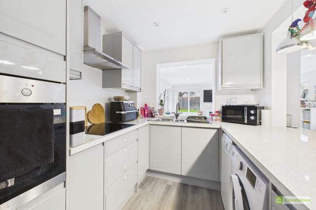 9, Peyton Close, Eastbourne photo 5