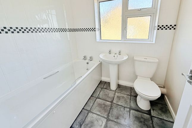 11, Abingdon Gardens, Bath, Bath & North East Somerset photo 4