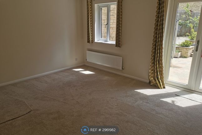 Hanstone Close, Granhams Lane, Cirencester photo 5