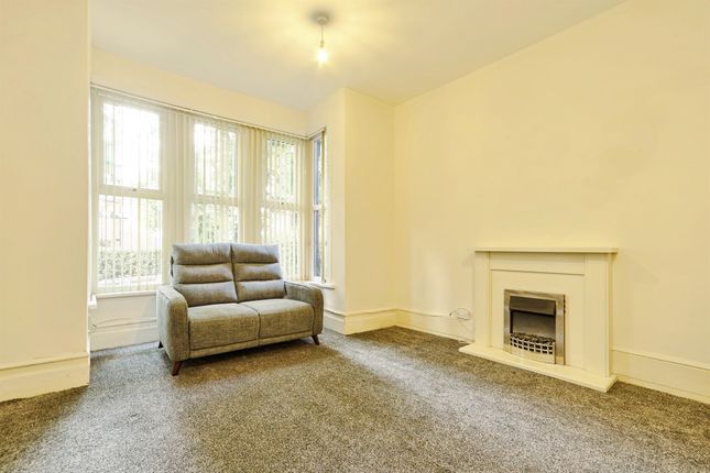 176, Harehills Avenue, Leeds photo 4
