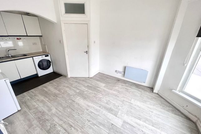Flat to rent in Cowbridge Road East, Canton, Cardiff CF5