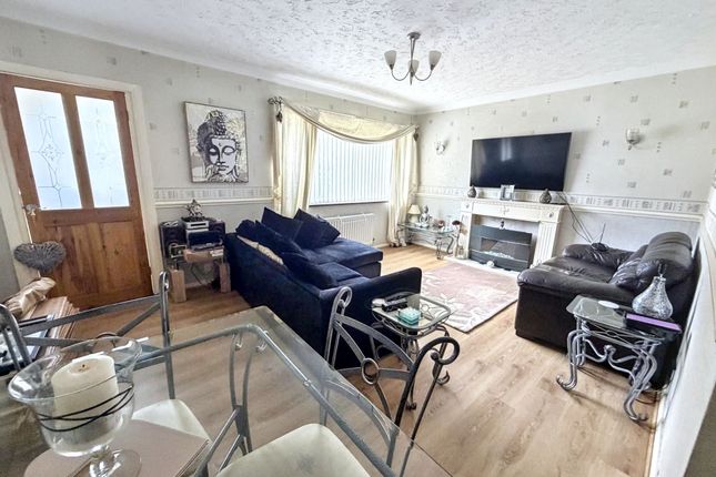 2, Riding Barns Way, Newcastle upon Tyne photo 5