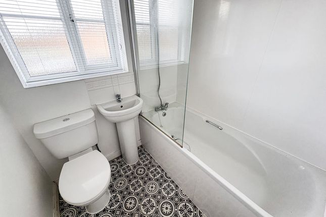 28, Rayburn Court, Blyth photo 5