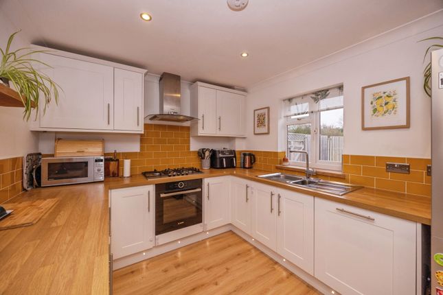 68, Lovedean Lane, Hampshire photo 4