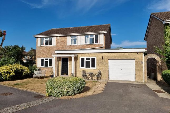 4 bed detached house for sale in Beagles Close, Kidlington, Oxfordshire OX5