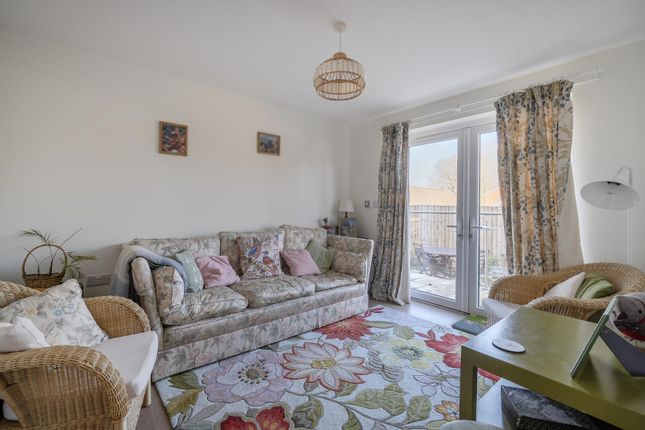 7, Manor Close, Devizes photo 4
