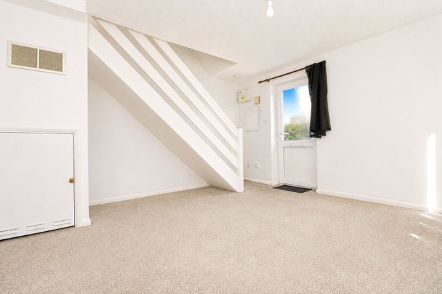 77, Woolbarn Lawn, Devon photo 2