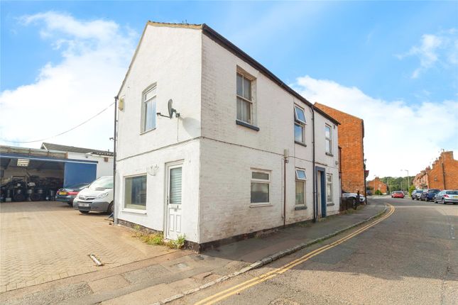 Studio detached on 46A 46B 46C 46D, 46, Caldecote Street, Buckinghamshire, £300,000