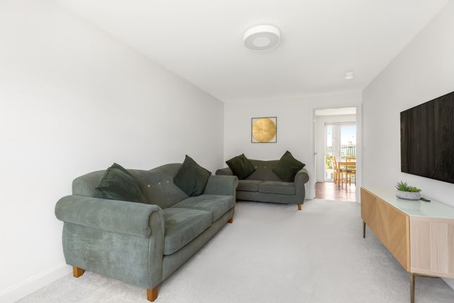 7, Martin Street, Burdiehouse, Edinburgh photo 3