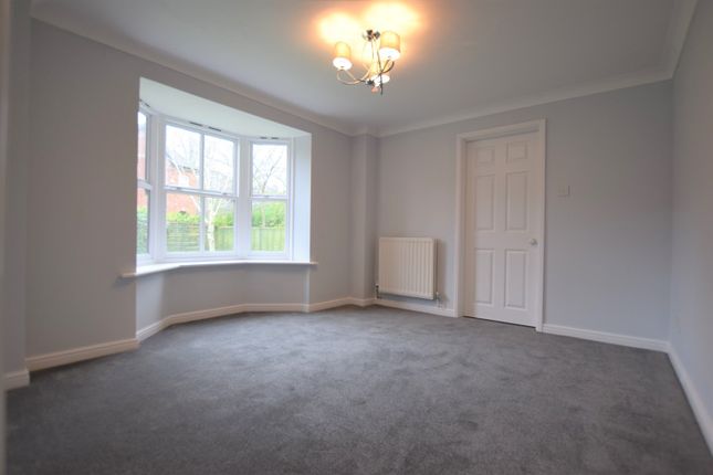 Detached house to rent in Chepstow Close, Macclesfield