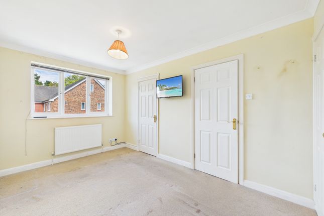 6 Bakers Close, Horsham photo 4