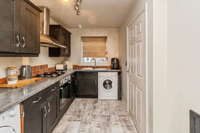 8, Laburnum Close, Cannock photo 4