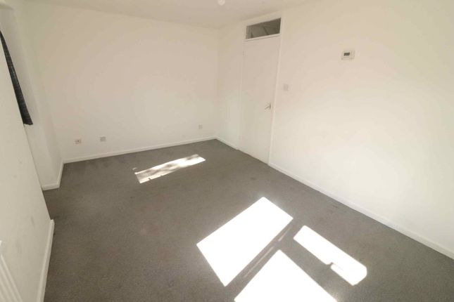 163, Seymour Villas, London photo 3