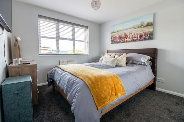 31 Plymouth Close, Eastbourne photo 4